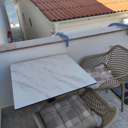 Apartments Katica Metajna Bagian luar foto