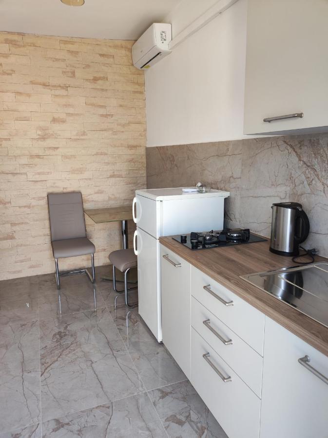 Apartments Katica Metajna Bagian luar foto