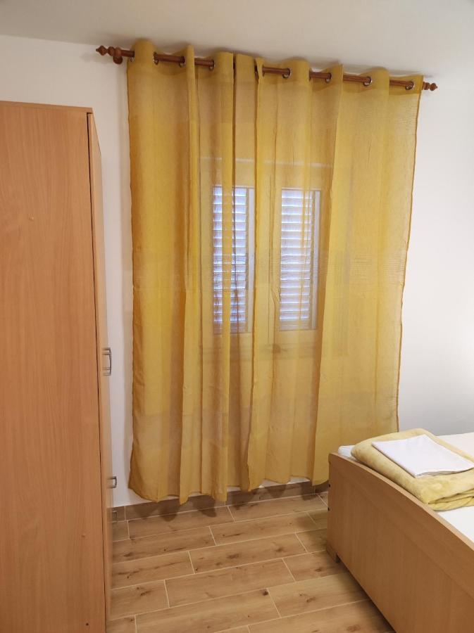 Apartments Katica Metajna Bagian luar foto