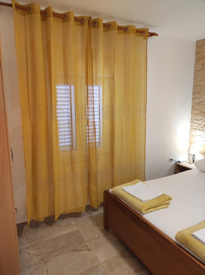 Apartments Katica Metajna Bagian luar foto