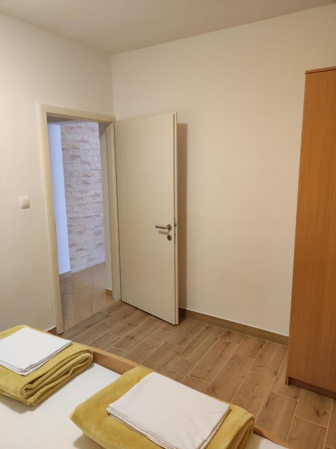Apartments Katica Metajna Bagian luar foto