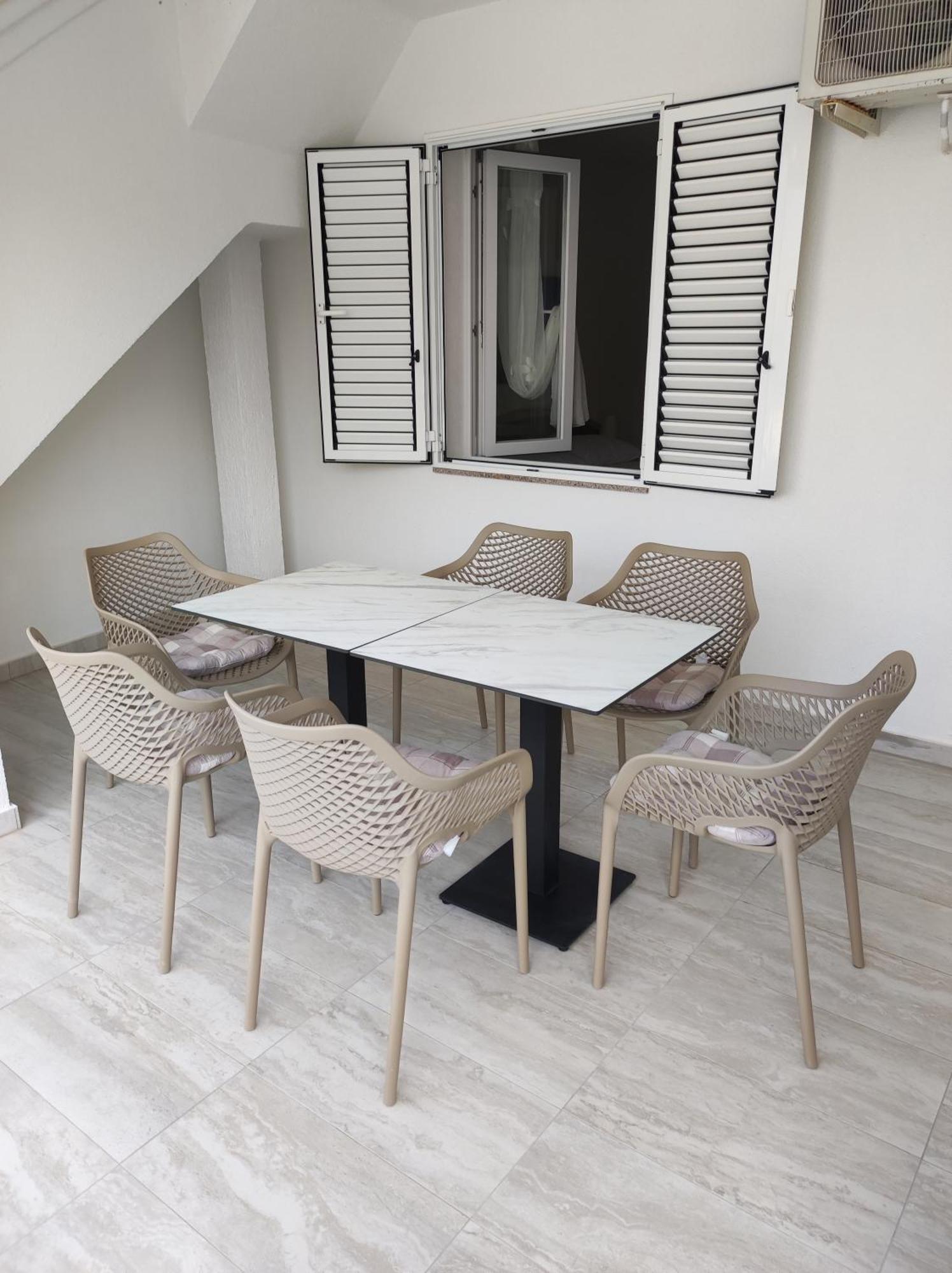Apartments Katica Metajna Bagian luar foto